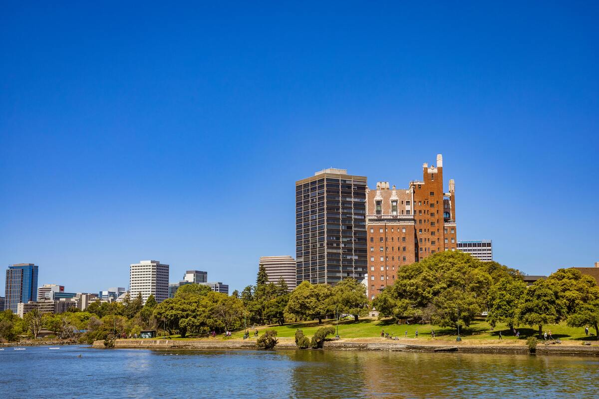 坐船去澳大利亚玩什么？探索澳洲海岸线的绝佳旅行攻略